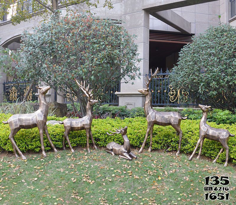 梅花鹿雕塑-別墅小區不銹鋼裝飾品大型動物景觀梅花鹿雕塑高清圖片