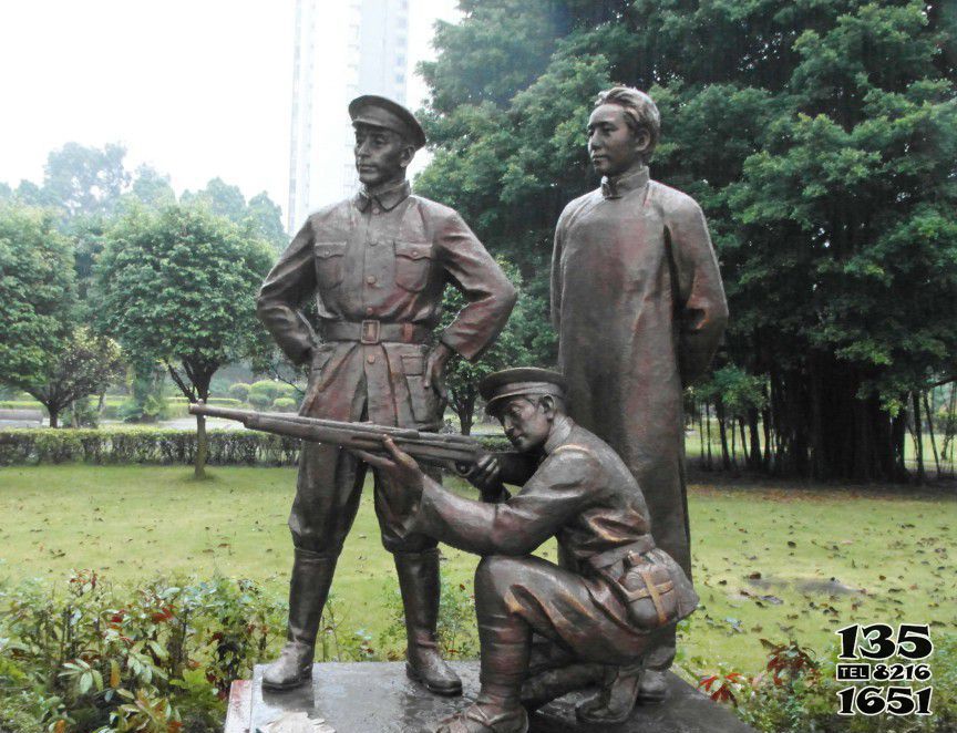 八路軍雕塑-公園銅雕練槍的八路軍雕塑高清圖片