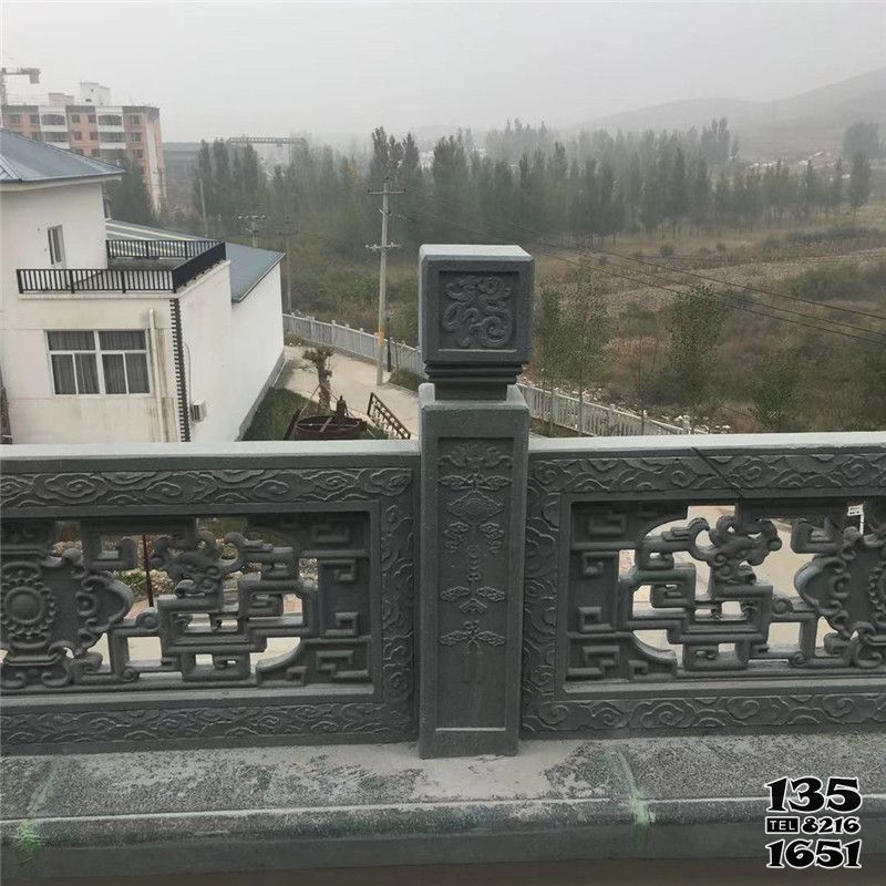 欄桿欄板雕塑-庭院陽臺青石仿古鏤空欄桿護欄雕塑高清圖片