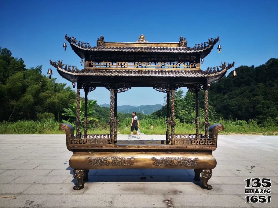 香爐雕塑-大型寺廟景區擺放二層鏤空鑄銅浮雕香爐雕塑高清圖片