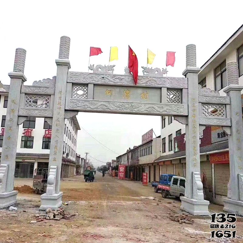 牌坊雕塑-新農(nóng)村建設(shè)出入口擺放三間四柱無樓牌坊高清圖片