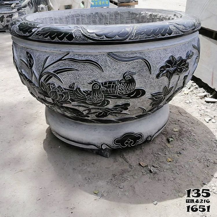 花盆雕塑-庭院寺廟大型青石石雕浮雕鴛鴦荷花花盆雕塑高清圖片