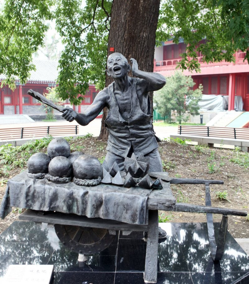 賣西瓜的人物銅雕-公園小品賣西瓜的人物銅雕高清圖片